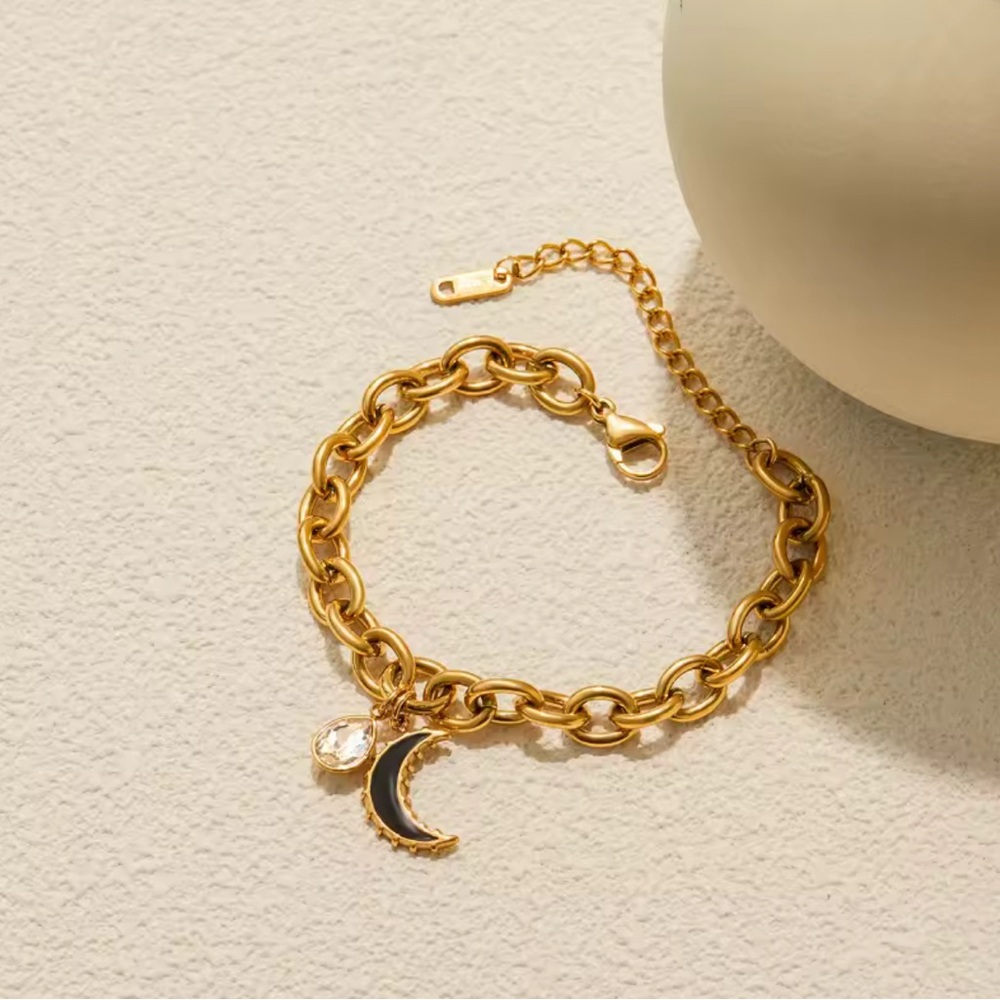 NEW 18K GOLD PLATED “LUNÉA” CHARM BRACELET - Picture 2 of 3